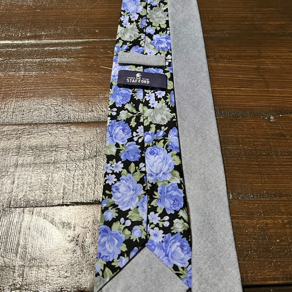 Neck tie - Picture 2 of 2